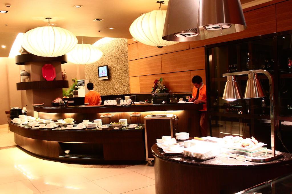 Iloilo Business Hotel Buitenkant foto
