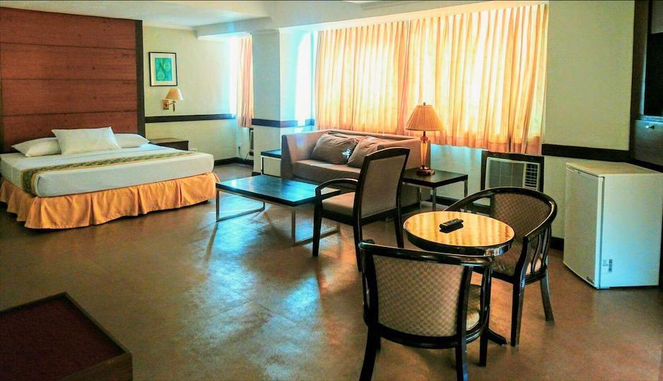 Iloilo Business Hotel Buitenkant foto