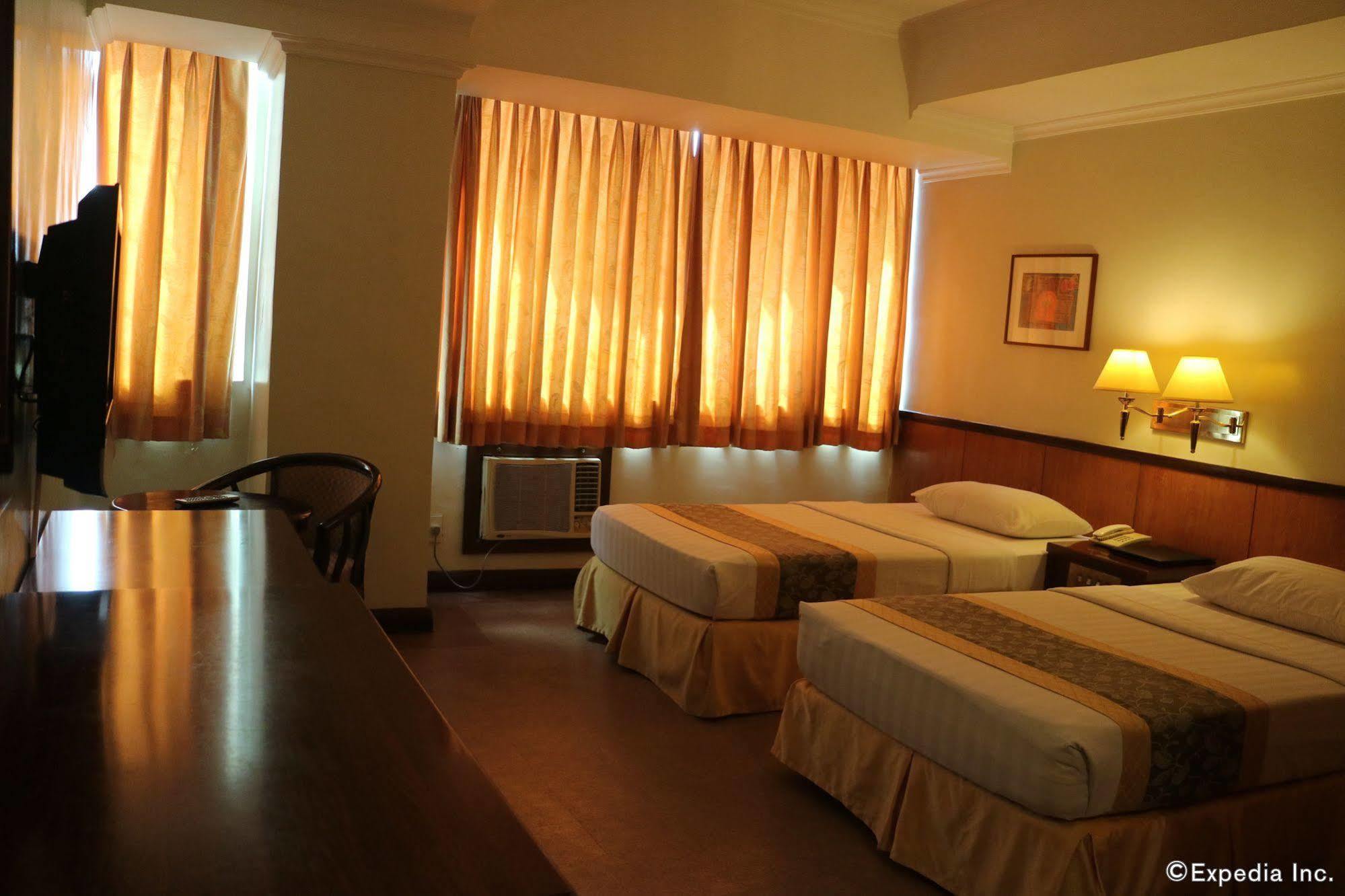 Iloilo Business Hotel Buitenkant foto