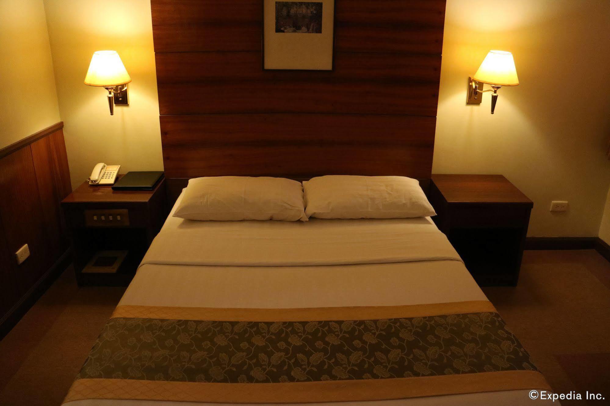 Iloilo Business Hotel Buitenkant foto