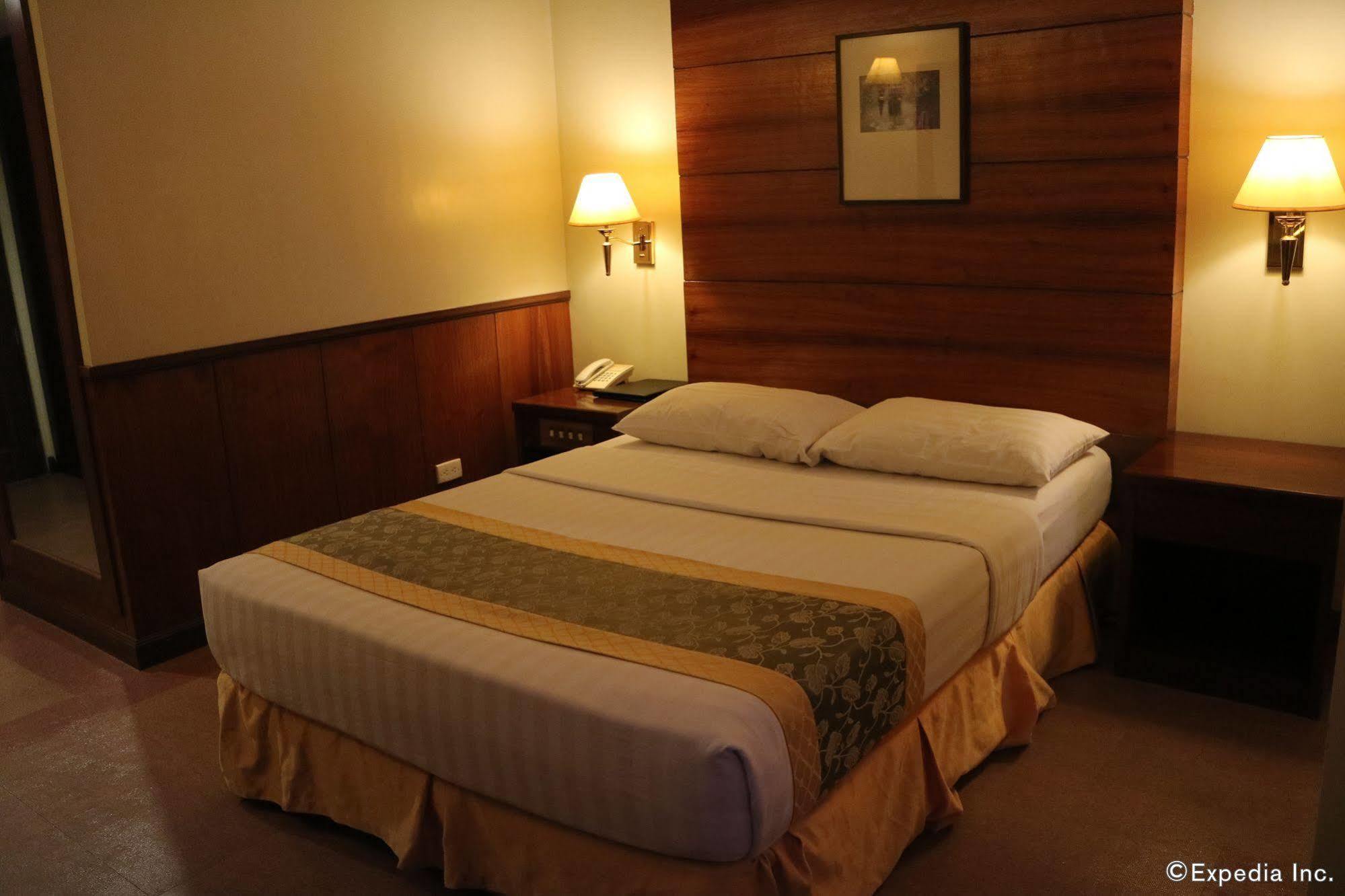 Iloilo Business Hotel Buitenkant foto