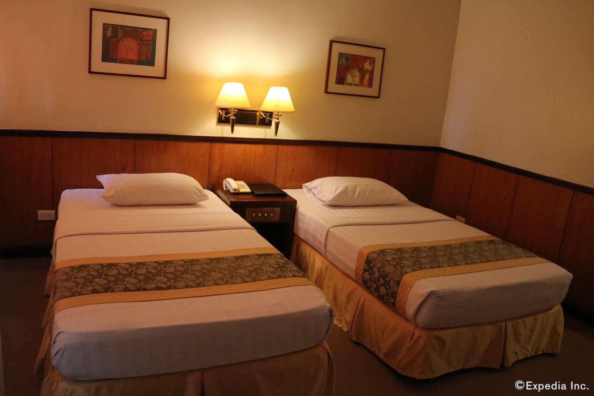 Iloilo Business Hotel Buitenkant foto