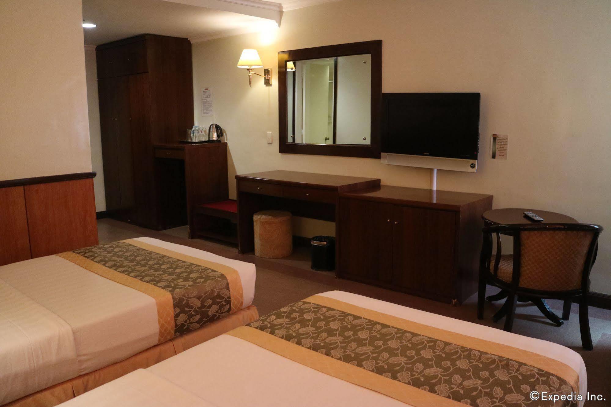 Iloilo Business Hotel Buitenkant foto
